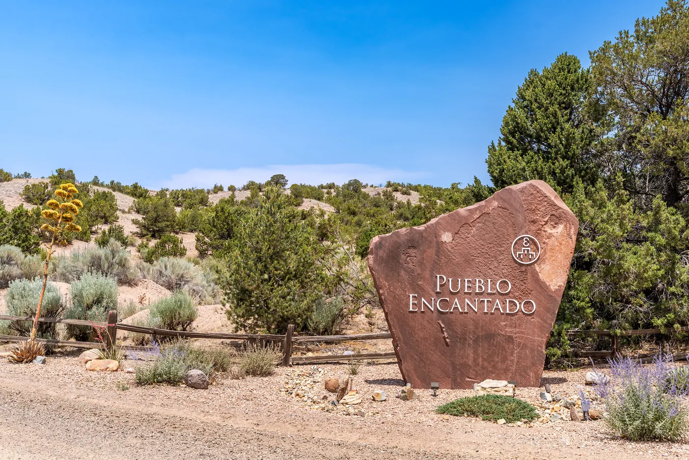 Pueblo Encantado gated community entrance sign